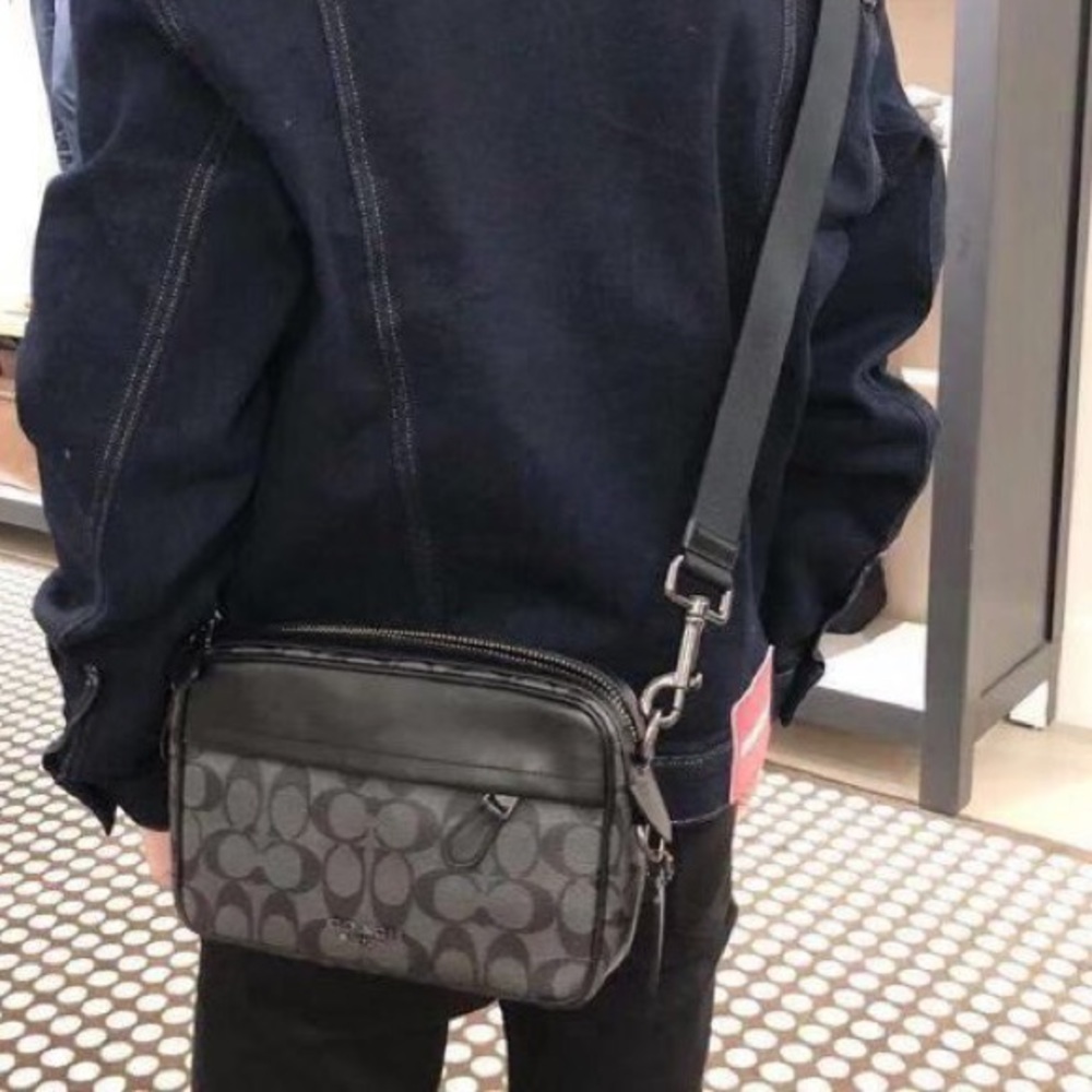 Coach mens Crossbody In Signature Canvas Gunmetal/Charcoal/Black - Picture 6 of 6